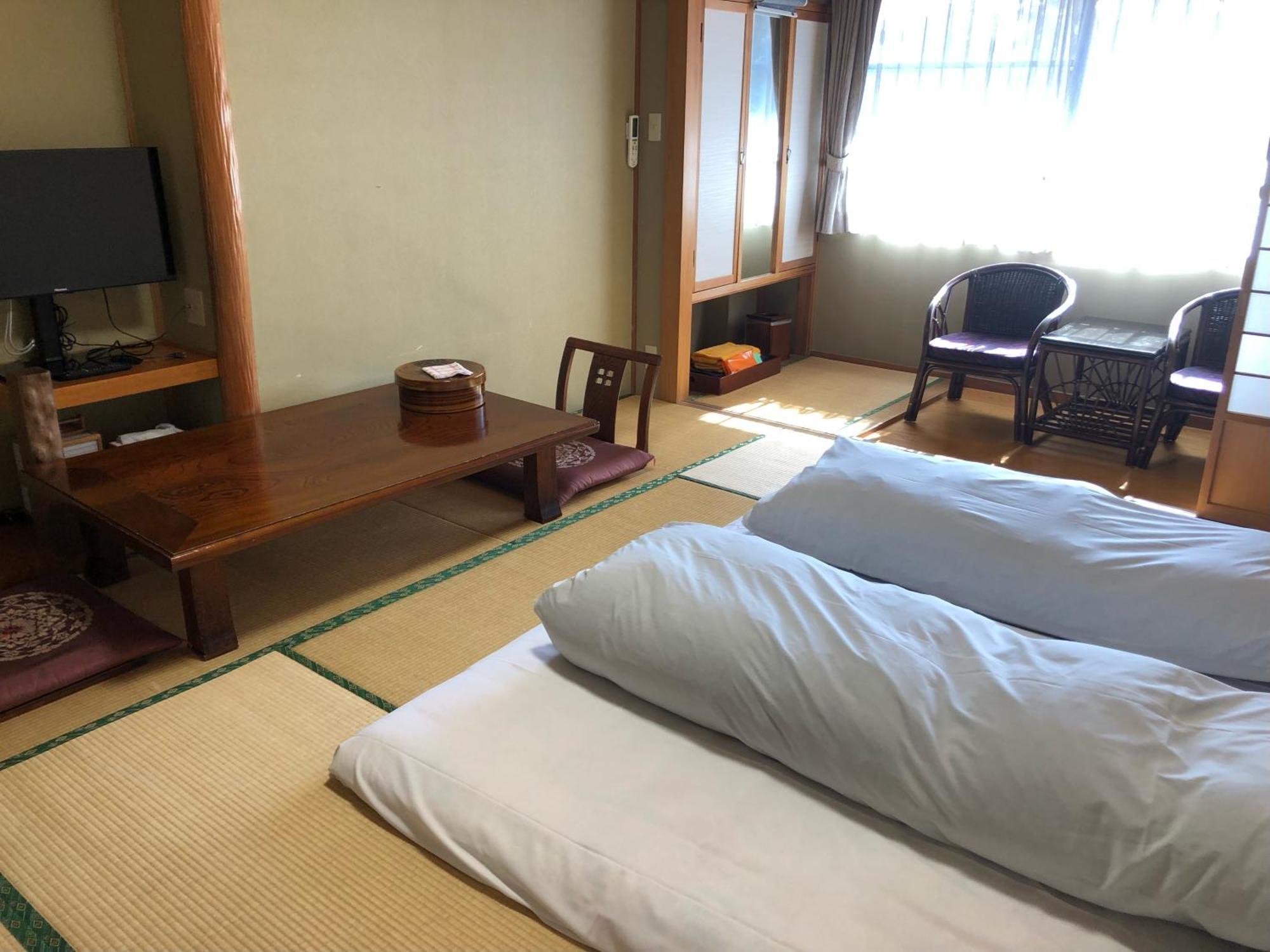 Wakamizusou Hotel Fujikawaguchiko Buitenkant foto