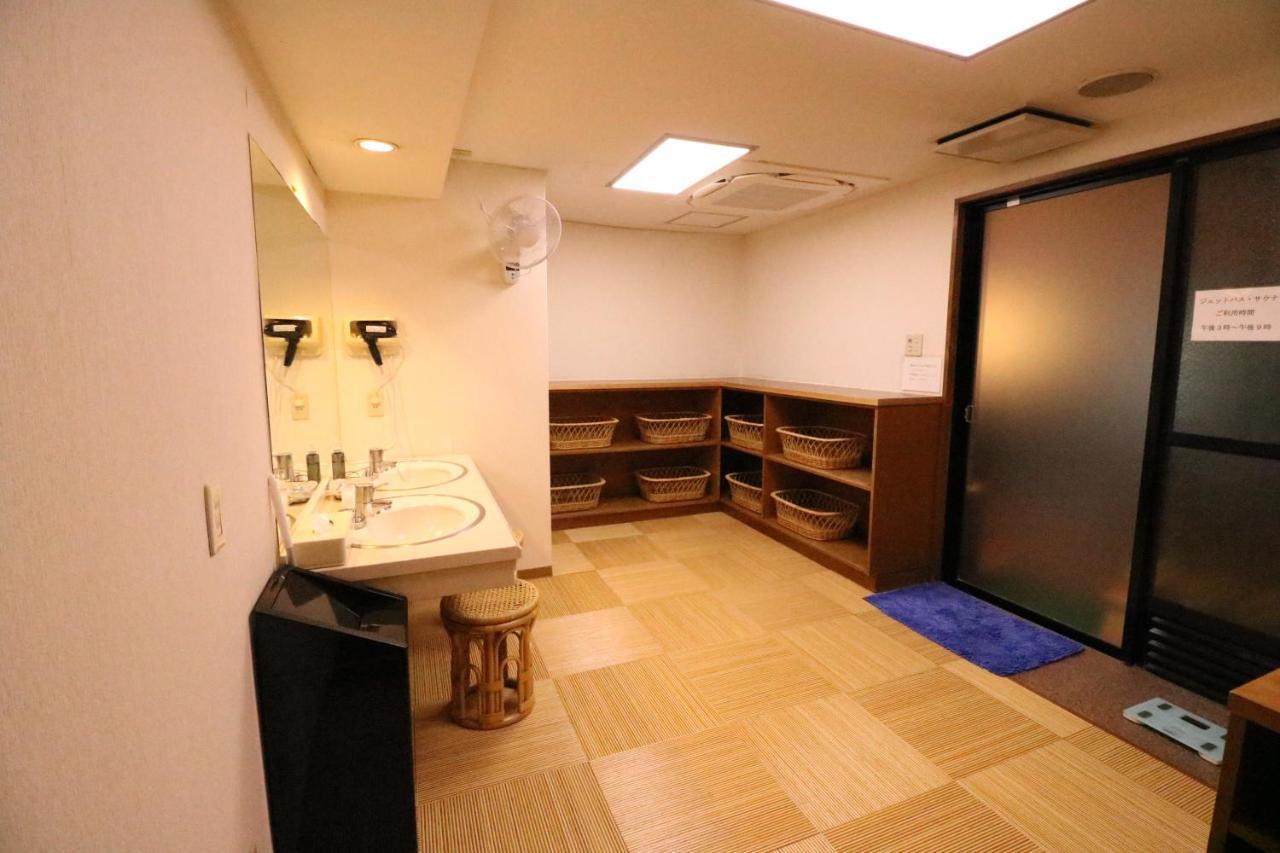 Wakamizusou Hotel Fujikawaguchiko Buitenkant foto